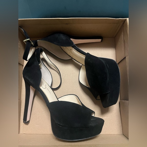Black platform heels - Picture 4 of 5